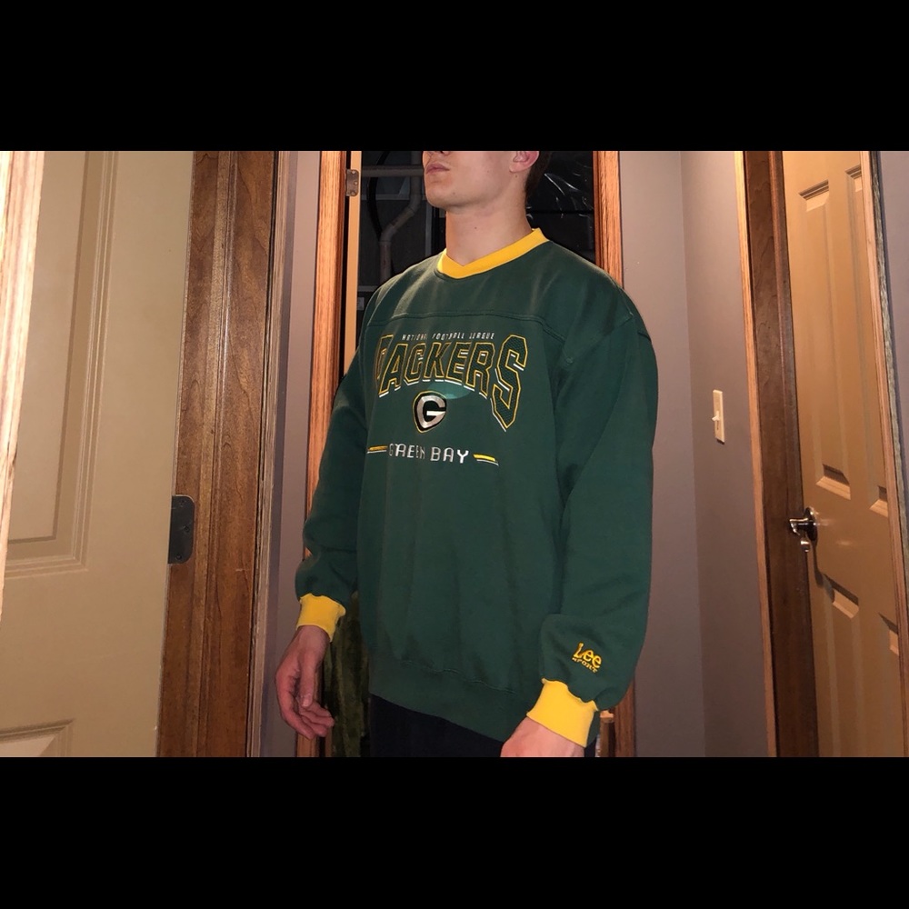 Men’s vintage embroidered packers crewneck